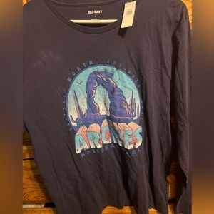 Old Navy Unisex Large NWT Arches National Park Long Sleeve Shirt